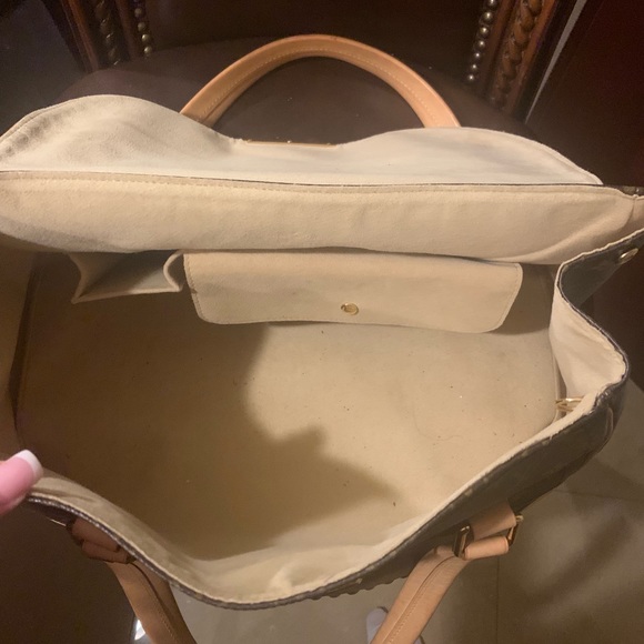 Iconic 💯 % Authentic Louis Vuitton bag - Picture 4 of 5